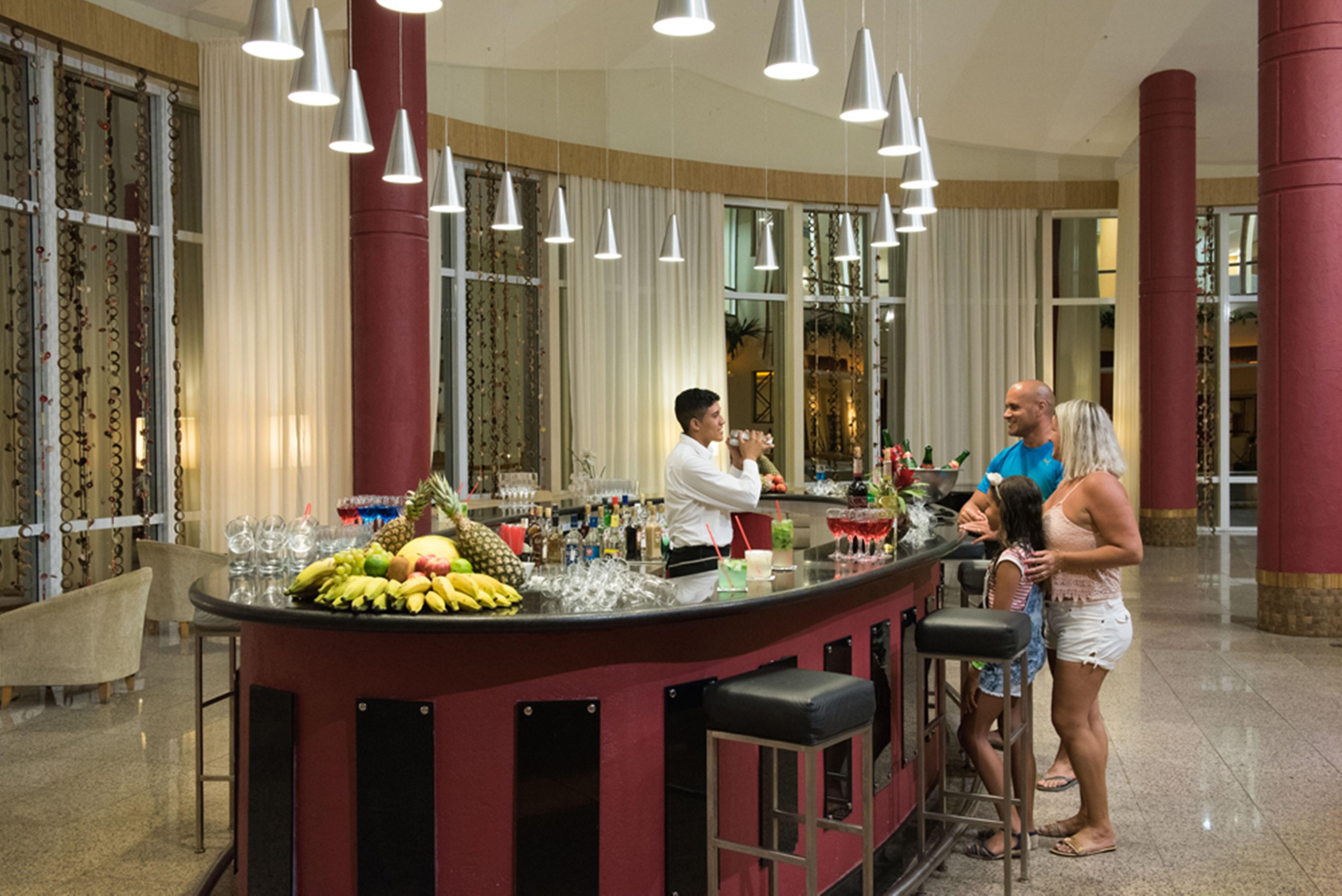 Vila Gale Eco Resort Angra Ангра-дус-Рейс Экстерьер фото A bar at a resort