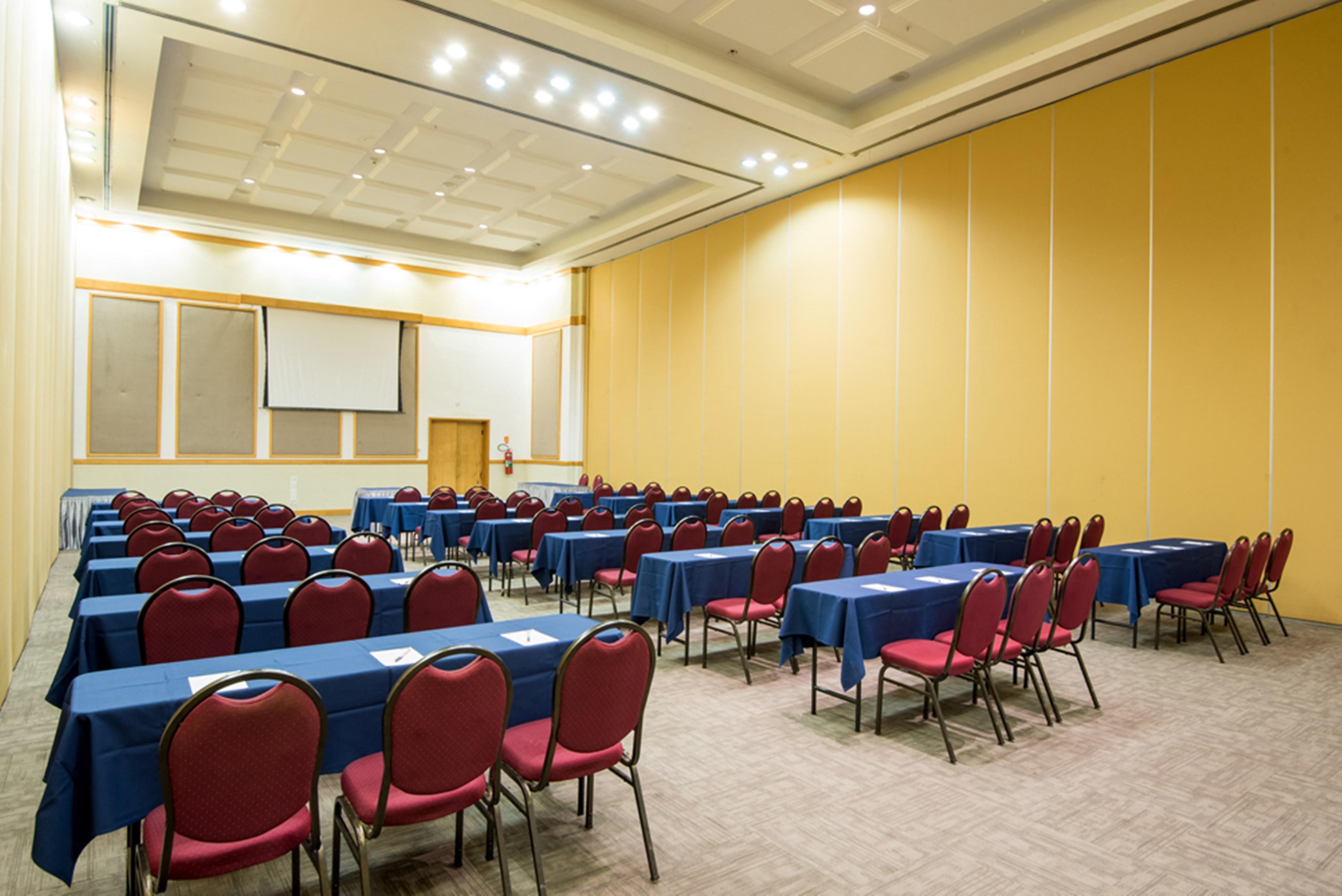 Vila Gale Eco Resort Angra Ангра-дус-Рейс Экстерьер фото A typical conference room