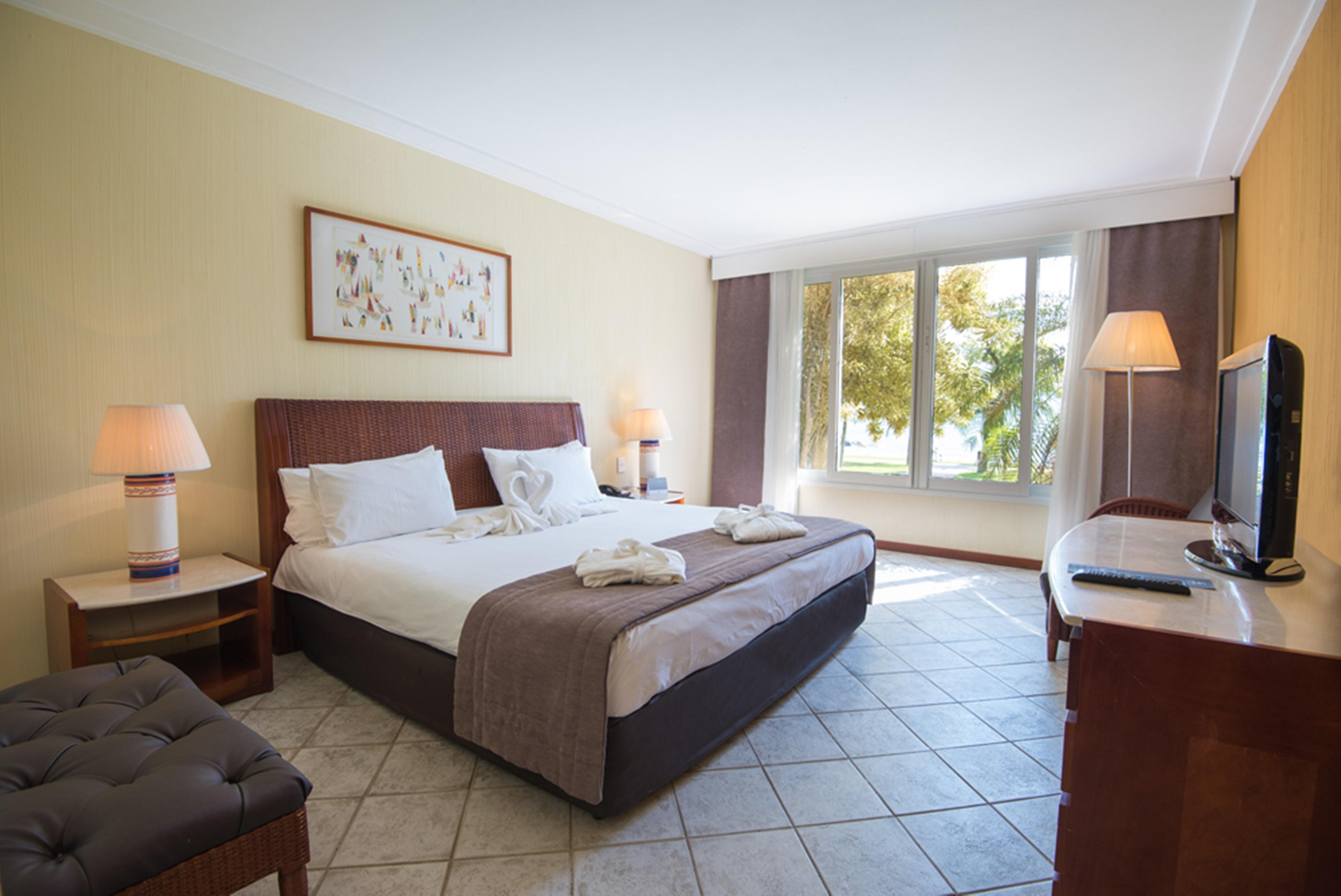 Vila Gale Eco Resort Angra Ангра-дус-Рейс Экстерьер фото A room at the hotel